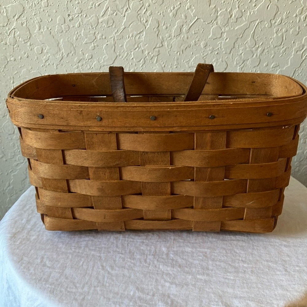 Longaberger: Handwoven Hanging/Wall Mount Basket- made in USA- flaws